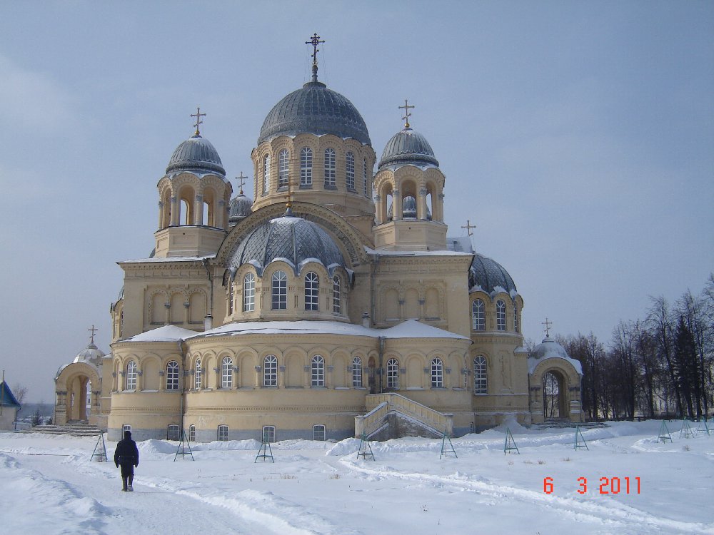 Верхотурский Николаевский монастырь Верхотурье зима